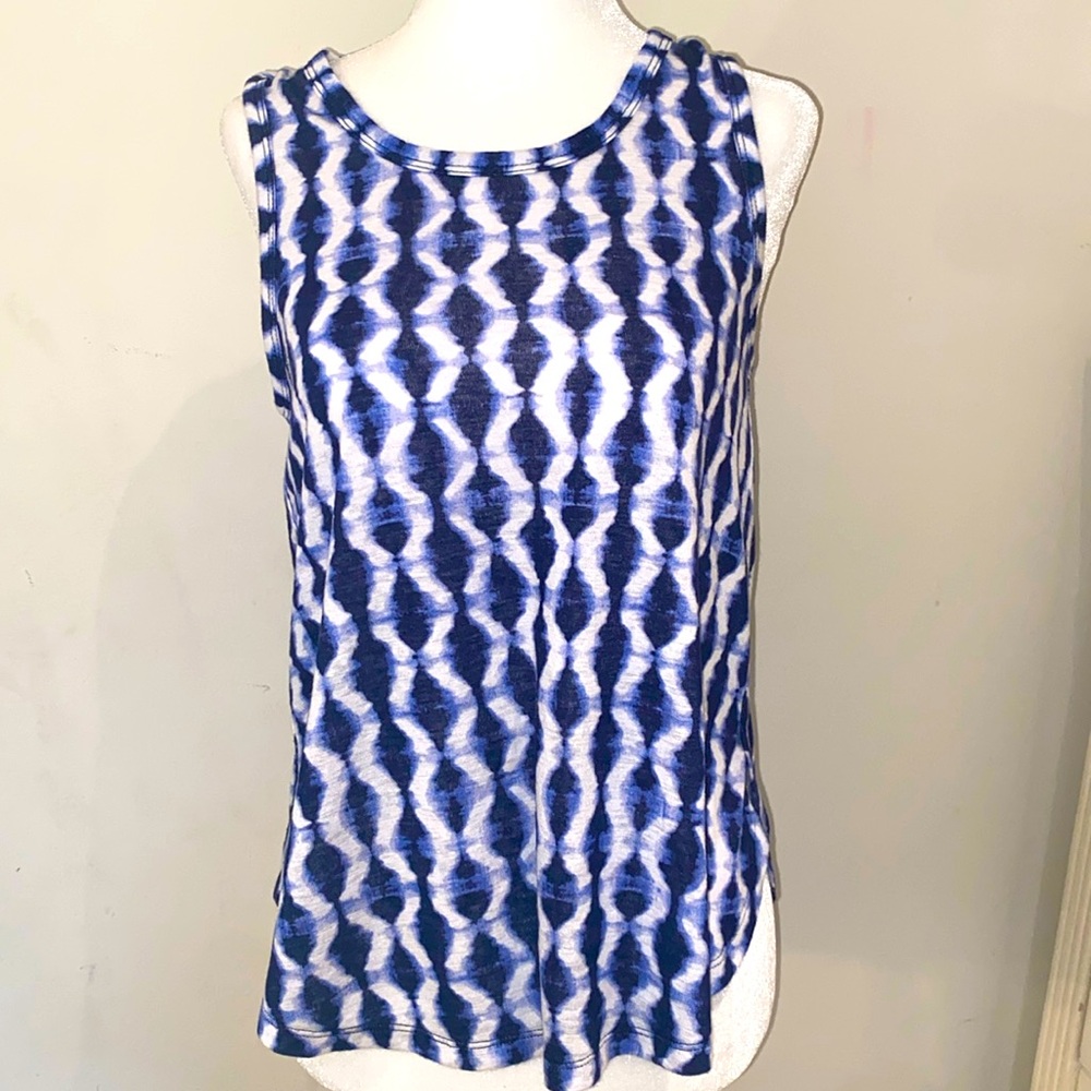 Athleta Breezy racer back tank in blue white batik tie dye fabric Sz XS